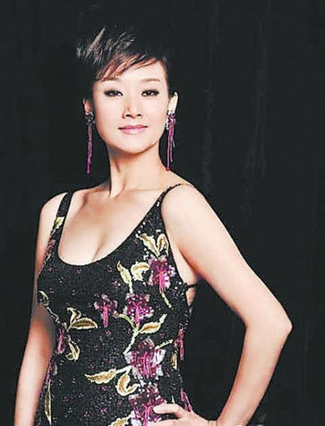 宋祖英上海开唱女扮男装 与海宝合唱 <em>辣妹子</em> _