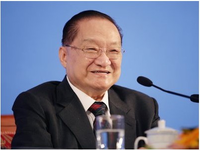 误传 金庸去世 +中国新闻周刊副总编下课(图)