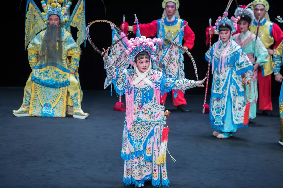 琼剧《百花公主》赴法参加第八届中国传统戏曲节，琼韵飘扬醉巴黎